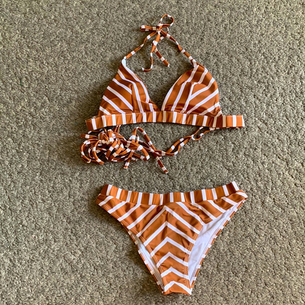 NWOT Triangle Top and Bottom Striped Wrap Bikini